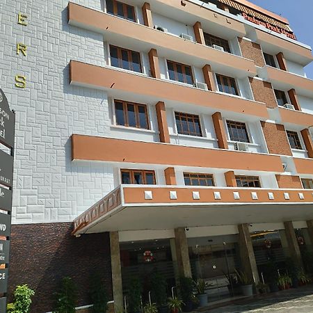 Paulson Park Hotel Kochi Extérieur photo