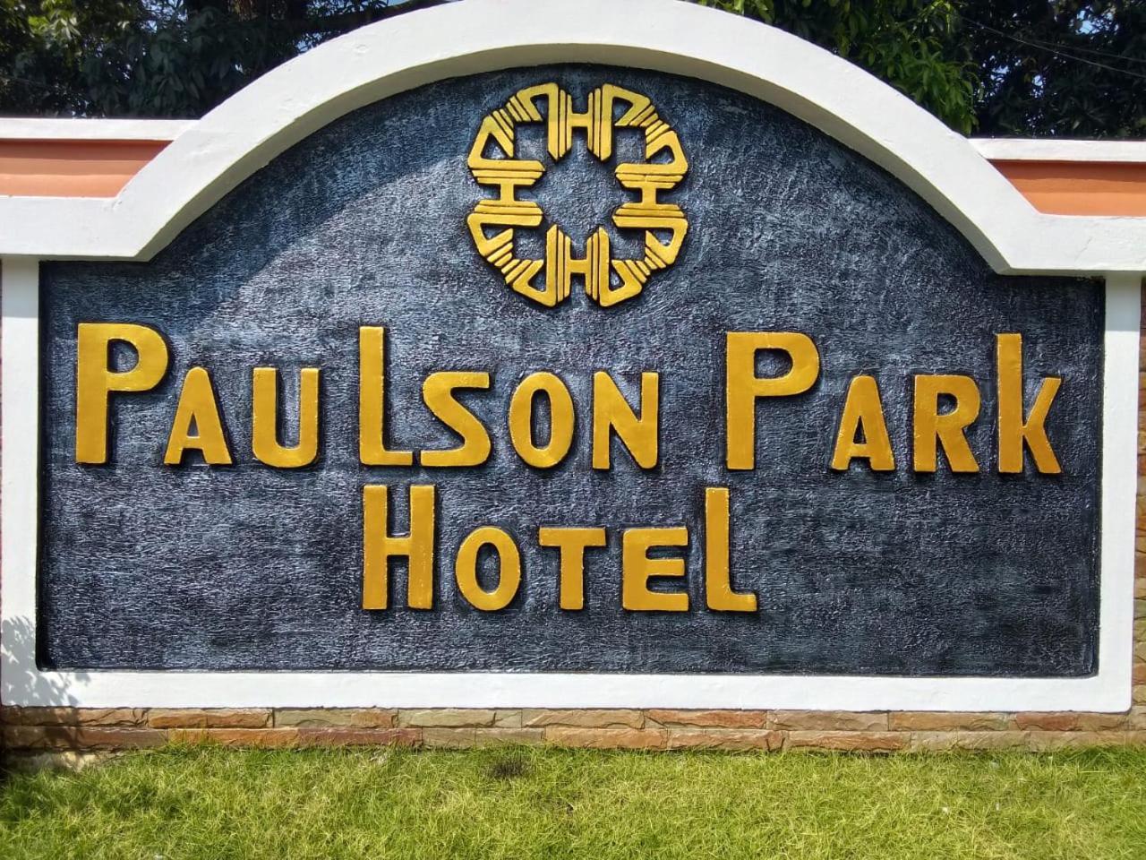 Paulson Park Hotel Kochi Extérieur photo